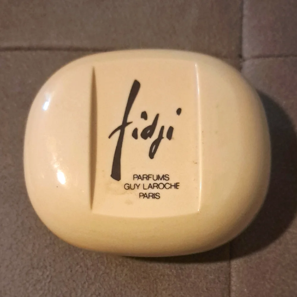 Guy Laroche Fidji Soap